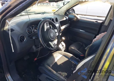 2016 Jeep Compass Latitude z USA, uszkodzony, nr VIN 1C4NJCEA4GD599414